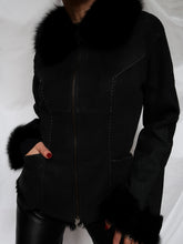 Load image into Gallery viewer, Vintage shearling vest