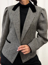 Load image into Gallery viewer, “Alma” Vintage wool blazer
