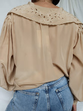 Load image into Gallery viewer, « Hélène » Silk shirt
