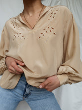 Load image into Gallery viewer, « Hélène » Silk shirt