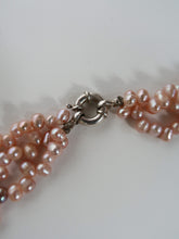Load image into Gallery viewer, « Gabrielle » pearls necklace