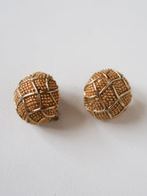 Load image into Gallery viewer, “Nour” vintage clip on