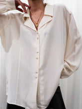 Load image into Gallery viewer, JARVI MUOTI silk shirt