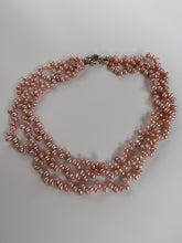 Load image into Gallery viewer, « Gabrielle » pearls necklace