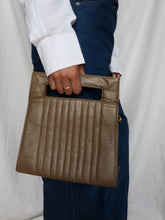 Load image into Gallery viewer, Vintage leather bag