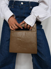 Load image into Gallery viewer, Vintage leather bag
