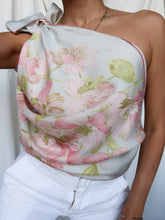 Load image into Gallery viewer, GUY LAROCHE scarf