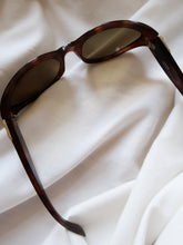 Load image into Gallery viewer, GIANNI VERSACE vintage sunglasses