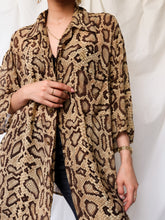 Load image into Gallery viewer, "Sneaky" pure silk shirt