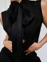 Load image into Gallery viewer, CAROLINA HERRERA silk top