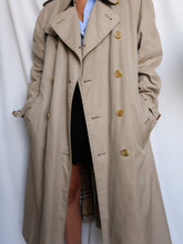 Load image into Gallery viewer, Vintage BURBERRY trench coat (S)