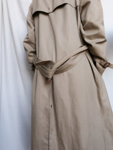 Load image into Gallery viewer, Vintage BURBERRY trench coat (S)