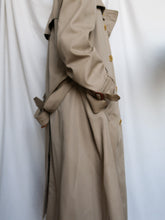 Load image into Gallery viewer, Vintage BURBERRY trench coat (S)