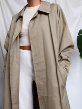 Load image into Gallery viewer, BURBERRY trench coat