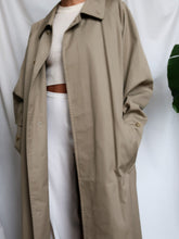 Load image into Gallery viewer, BURBERRY trench coat