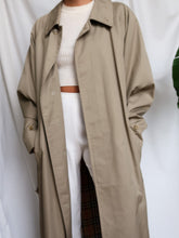 Load image into Gallery viewer, BURBERRY trench coat