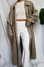 Load image into Gallery viewer, BURBERRY trench coat