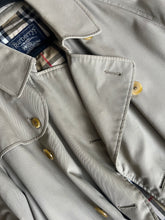 Load image into Gallery viewer, Vintage BURBERRY trench coat (S)