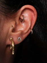 Load image into Gallery viewer, "Esmeralda" clip créoles