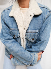 Load image into Gallery viewer, vintage LEVI'S sherpa trucker jacket