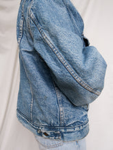 Load image into Gallery viewer, vintage LEVI'S sherpa trucker jacket