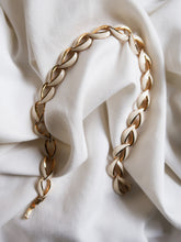 Load image into Gallery viewer, "Shell" vintage necklace