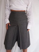 Load image into Gallery viewer, "Seoul" wool shorts