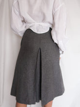 Load image into Gallery viewer, "Seoul" wool shorts