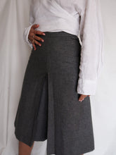 Load image into Gallery viewer, "Seoul" wool shorts