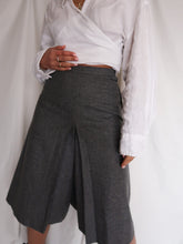 Load image into Gallery viewer, "Seoul" wool shorts