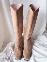 Load image into Gallery viewer, « Carrie » suede leather boots