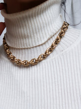 Load image into Gallery viewer, AGATHA golden necklace