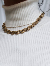 Load image into Gallery viewer, AGATHA golden necklace