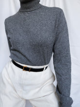 Load image into Gallery viewer, "Lia" cashmere turtleneck jumper