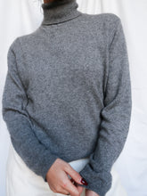 Load image into Gallery viewer, "Lia" cashmere turtleneck jumper