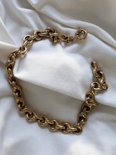 Load image into Gallery viewer, AGATHA golden necklace
