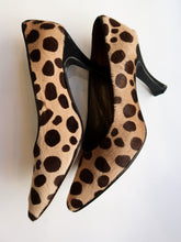 Load image into Gallery viewer, STUART WEIZMAN pumps