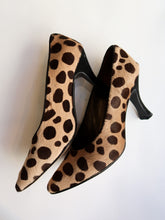 Load image into Gallery viewer, STUART WEIZMAN pumps