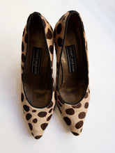 Load image into Gallery viewer, STUART WEIZMAN pumps