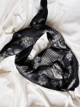 Load image into Gallery viewer, MAX MARA silk carré