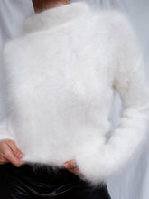 Load image into Gallery viewer, "Snow" Angora jumper
