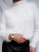 Load image into Gallery viewer, "Snow" Angora jumper