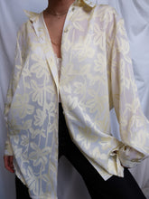 Load image into Gallery viewer, "Jazmeen" vintage shirt