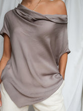 Load image into Gallery viewer, ESCADA silk top