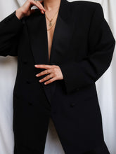 Load image into Gallery viewer, Smocking black blazer