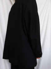 Load image into Gallery viewer, Smocking black blazer