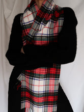 Load image into Gallery viewer, "London" wool scarf