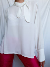 Load image into Gallery viewer, « Nina » white blouse