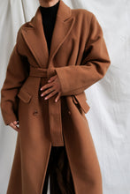 Load image into Gallery viewer, "Dulce Lecce" coat