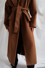 Load image into Gallery viewer, "Dulce Lecce" coat